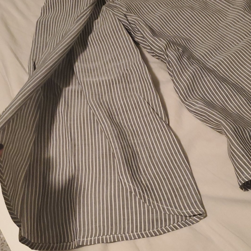 Clothing - Picture 2 of 4
